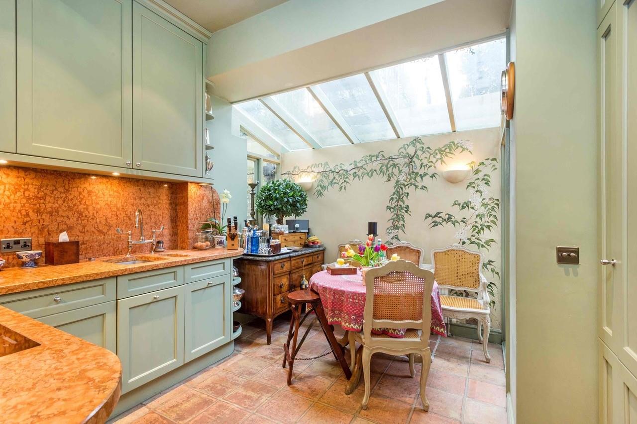 Flat Warwick Avenue in City of Westminster