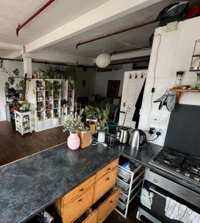 Room Hermitage Road in Greater London
