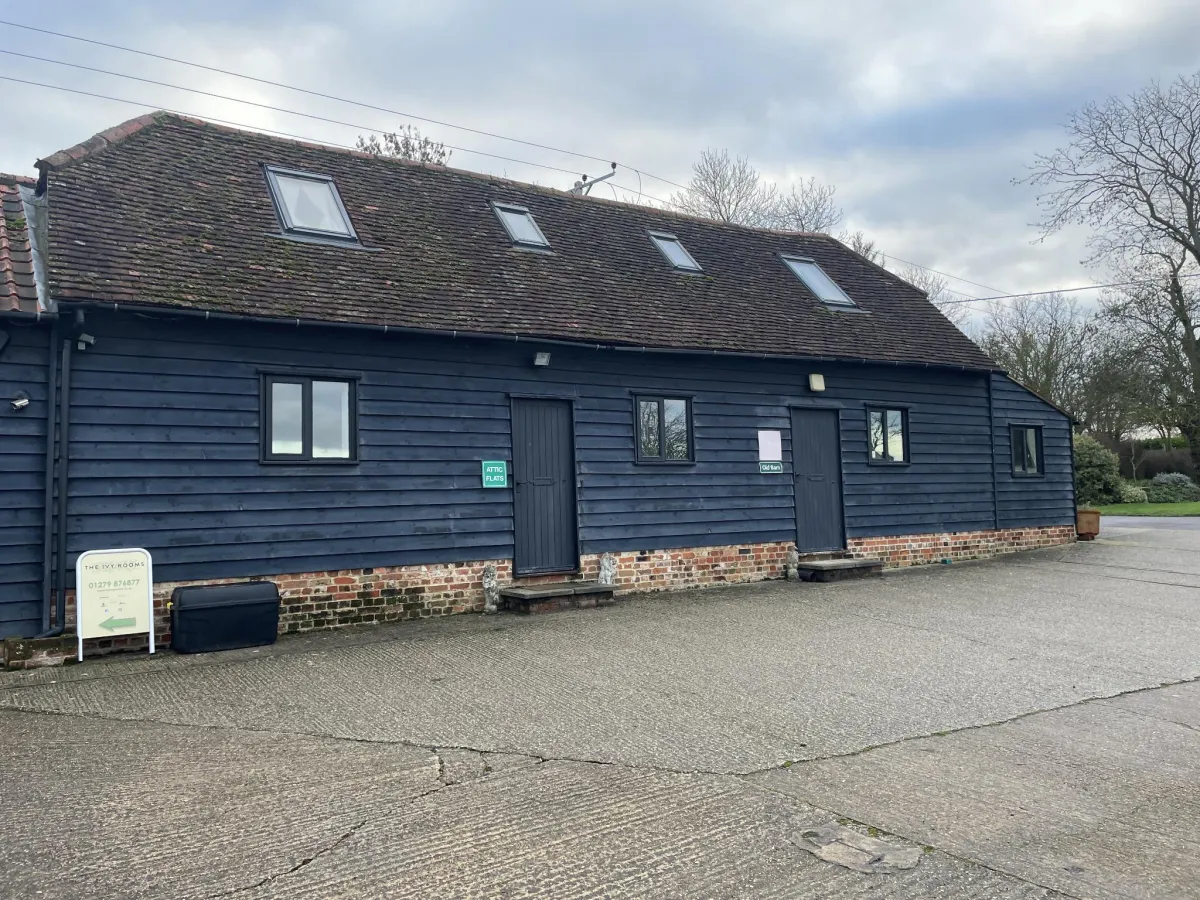 Flat Poplars Lane in Uttlesford