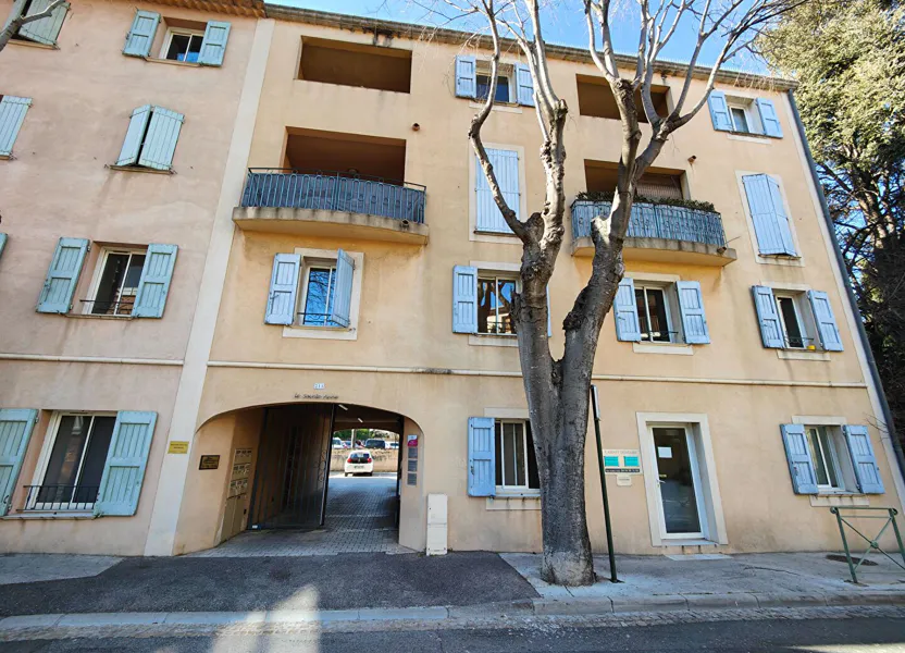 Appartement Avenue Saint-Louis à Le Beausset