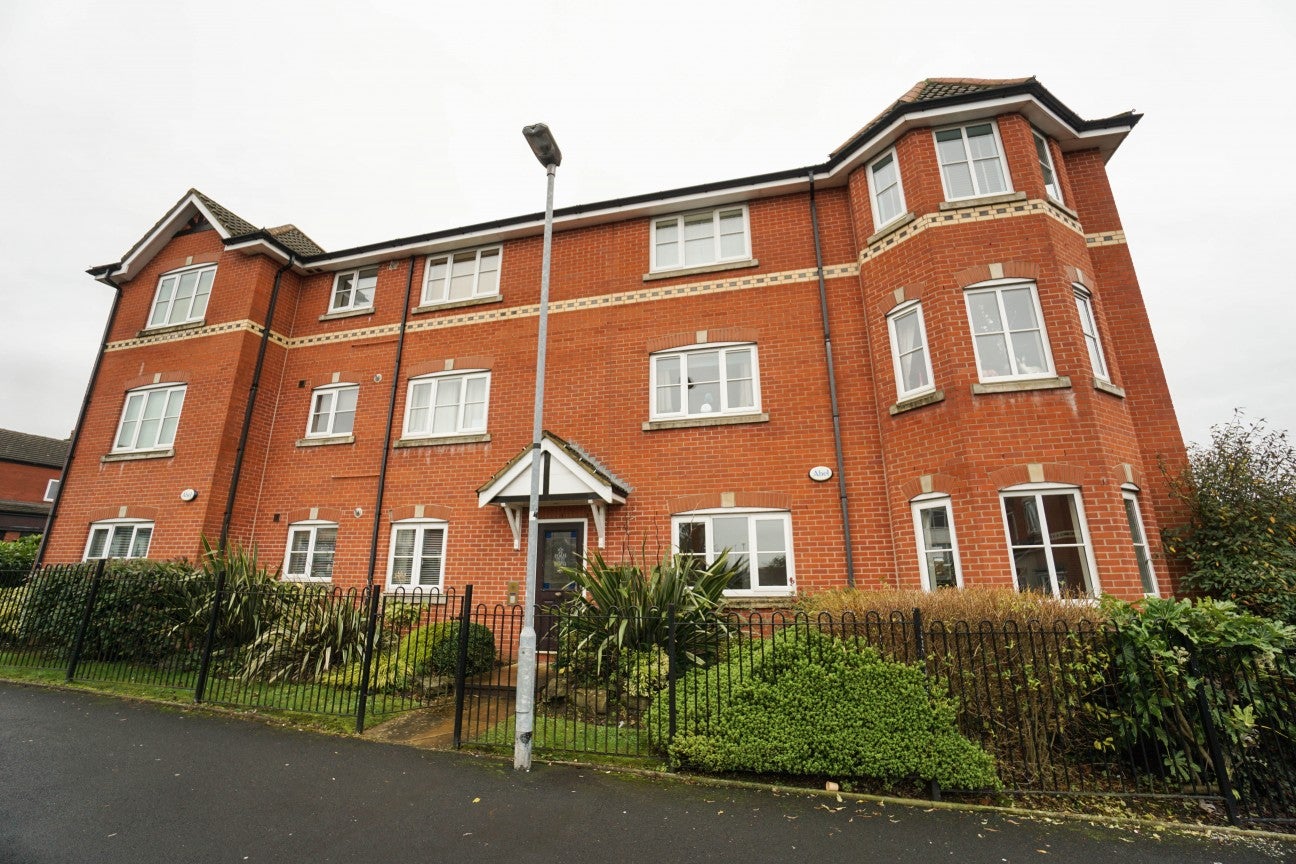 Flat Napier Drive in Horwich