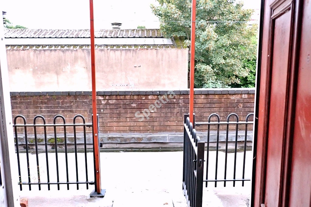 Flat Horton Square in Birmingham