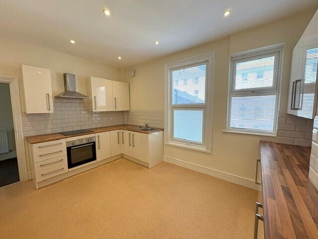 Flat Lushington Road in Eastbourne