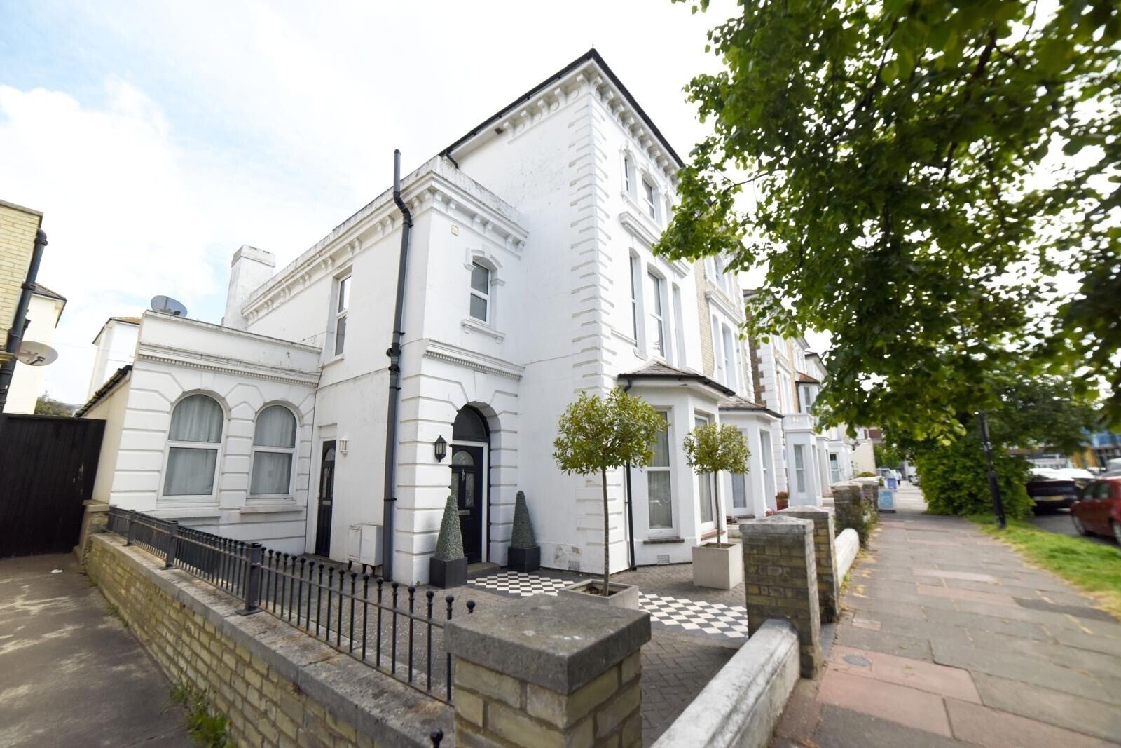 Flat Lushington Road in Eastbourne