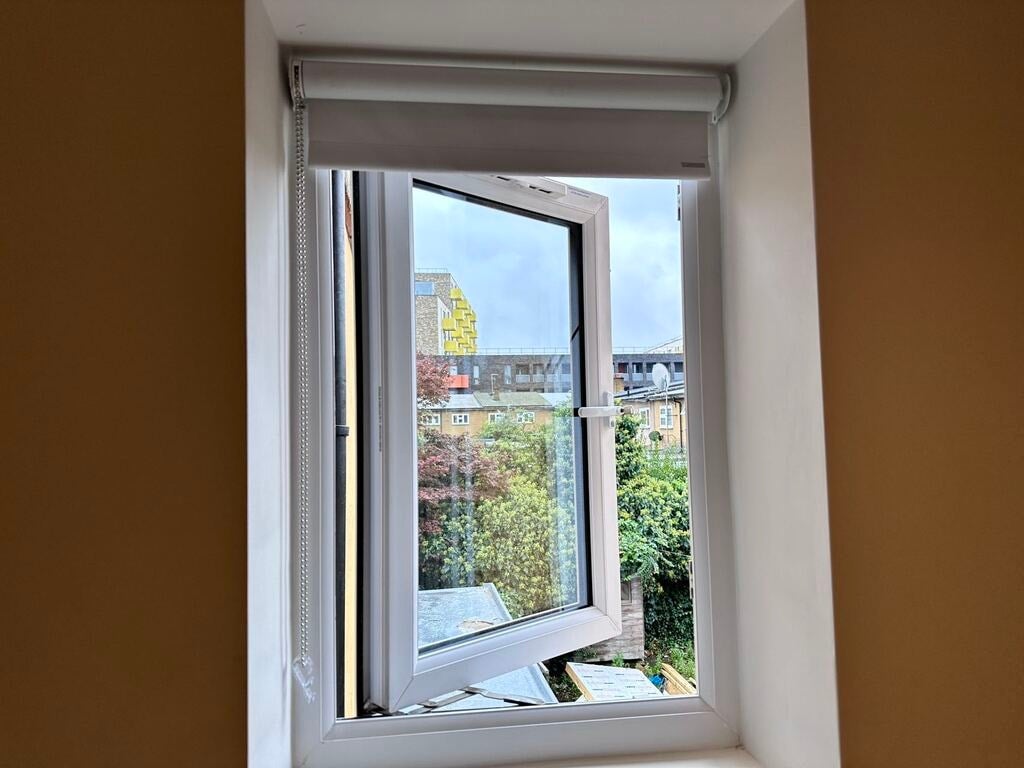 Flat Ernest Street in Greater London