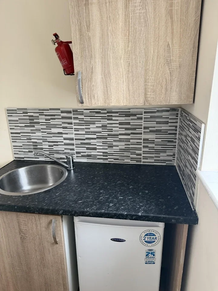 Room Coniston Avenue in Greater London