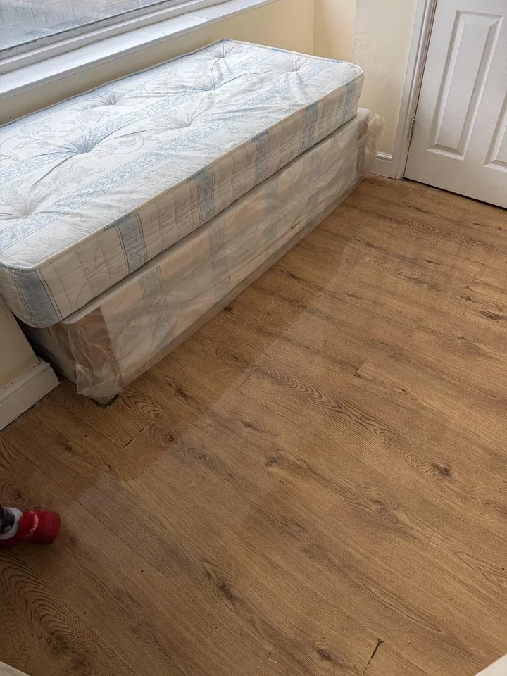 Room Coniston Avenue in Greater London