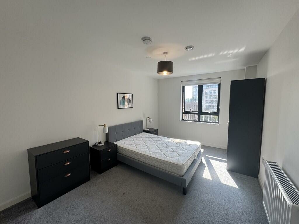 Flat Carlyon Road in London