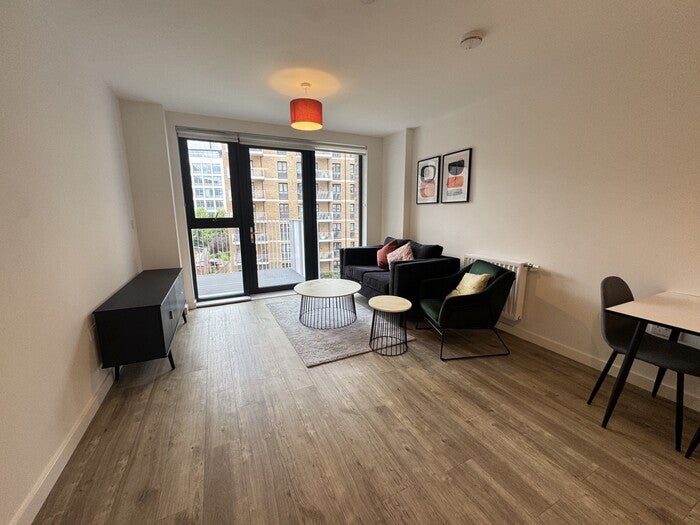 Flat Carlyon Road in London