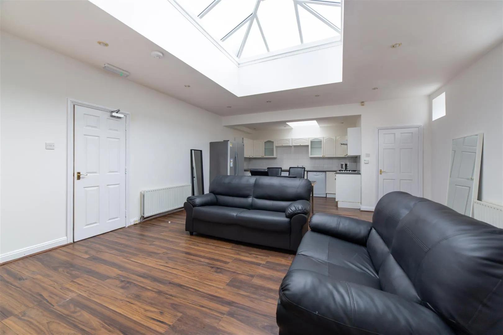 Room Holly Avenue in Newcastle upon Tyne