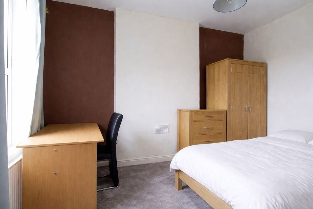 Room Gregory Avenue in Nottingham