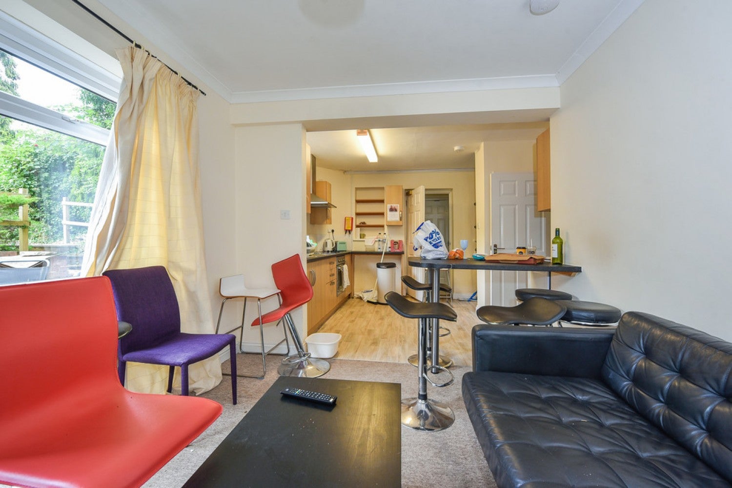 Room Wavell Way in Winchester