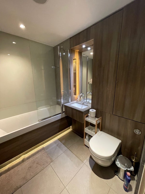 Room Juniper Drive in Greater London