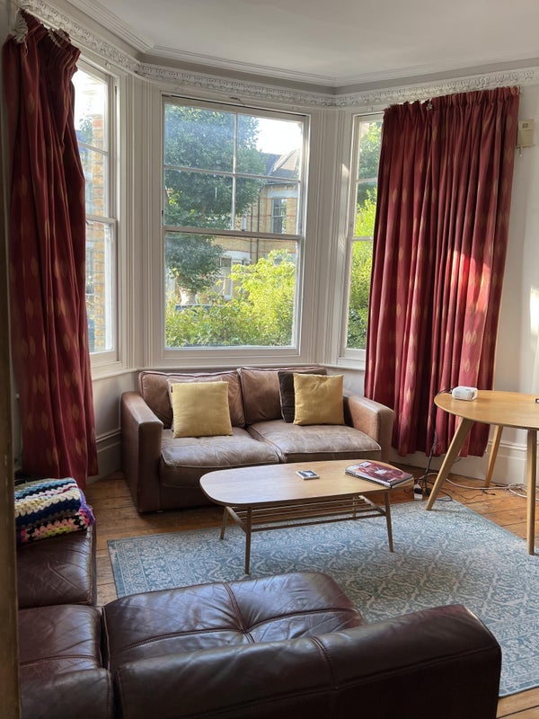 Room Mildenhall Road in Greater London