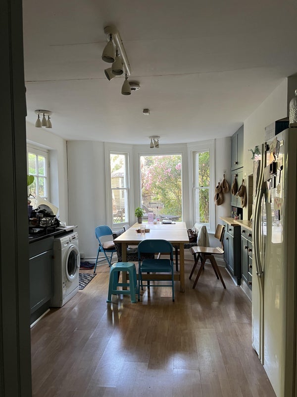 Room Mildenhall Road in Greater London