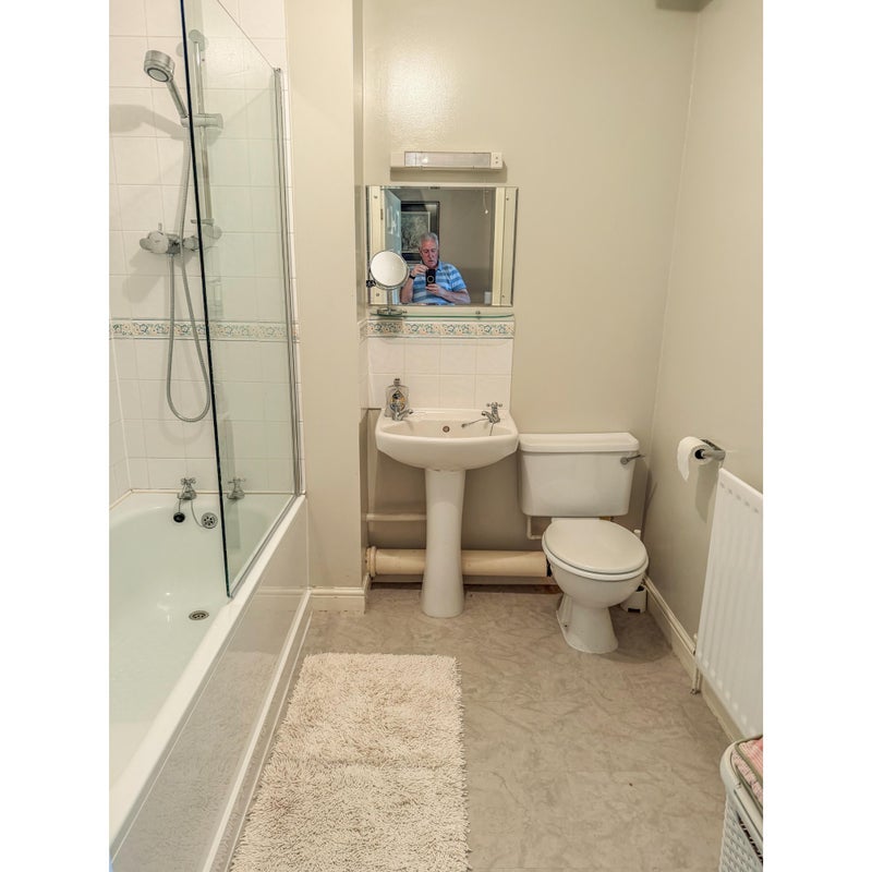 Room Mollington Grove in Warwick