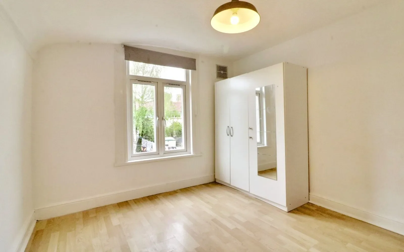 House Denzil Road in Greater London