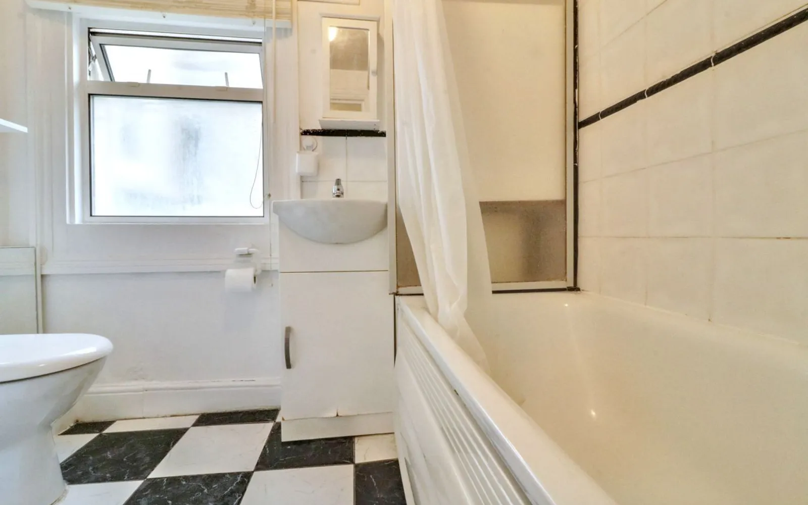 House Denzil Road in Greater London