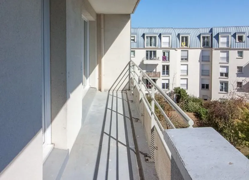 Appartement Rue des Astres Beiges à Cergy