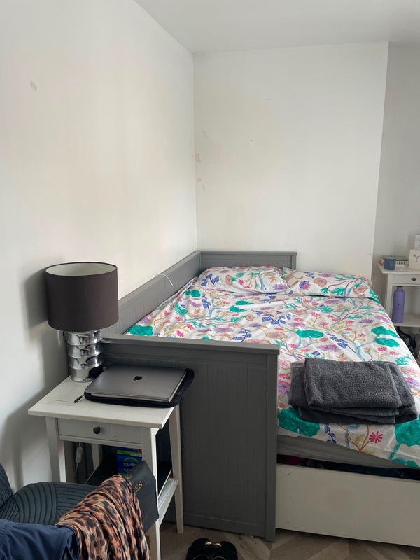 Room Lodge Lane in Greater London