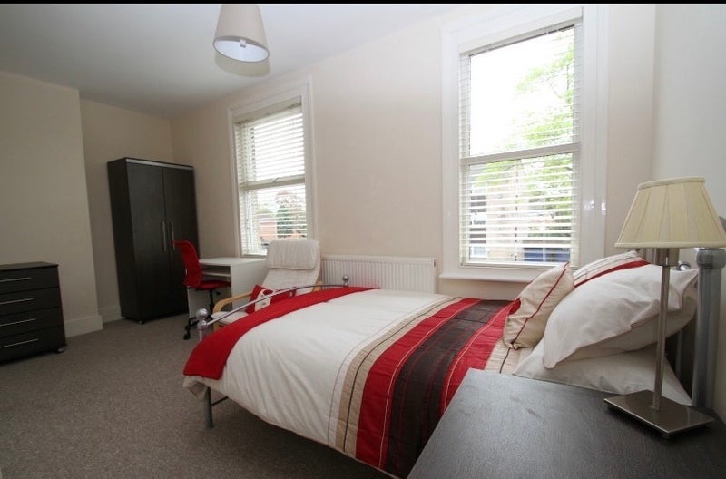 Room London Road in Greater London