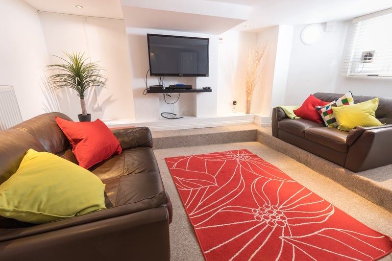Room London Road in Greater London