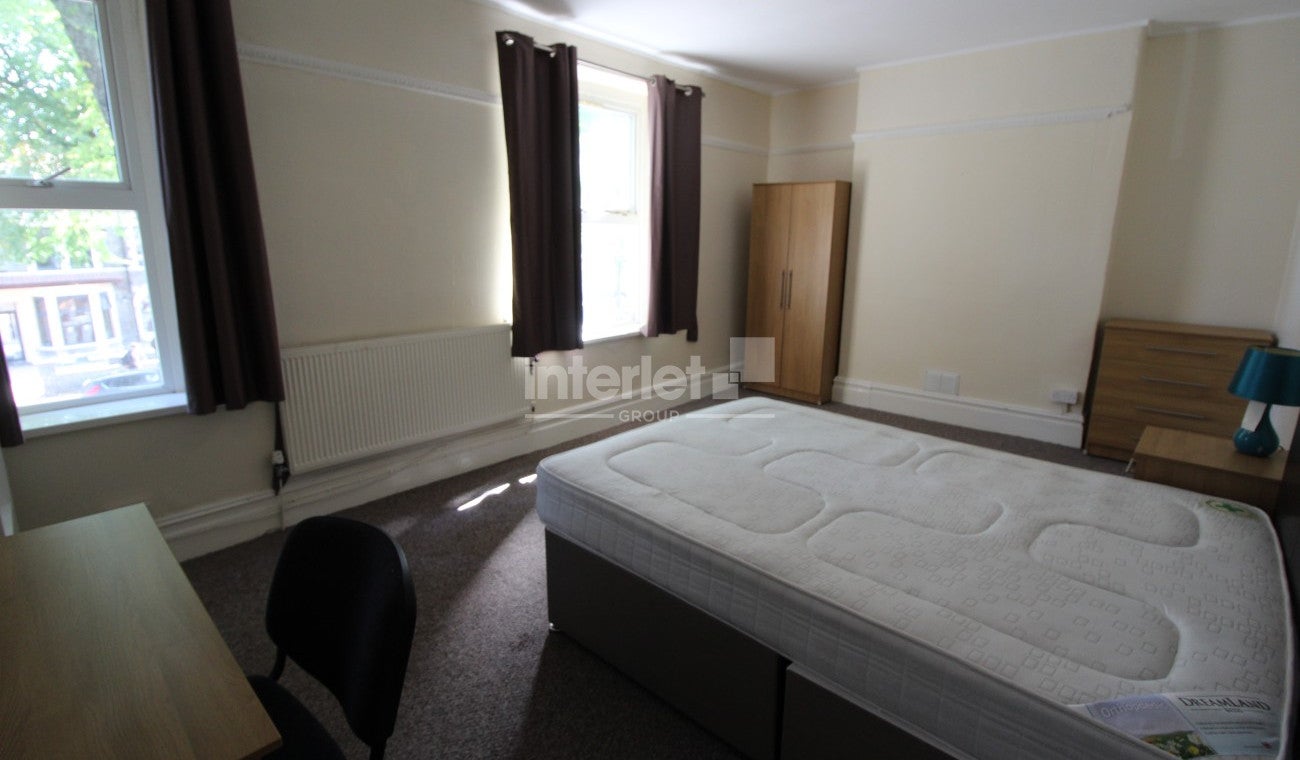 Room Richmond Road in Cardiff