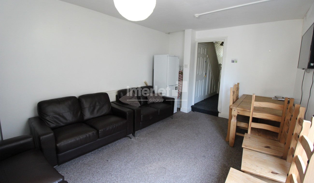 Room Richmond Road in Cardiff