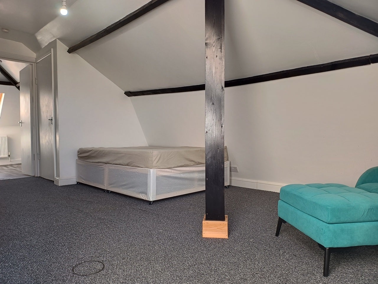 Room Wood Vale in Greater London