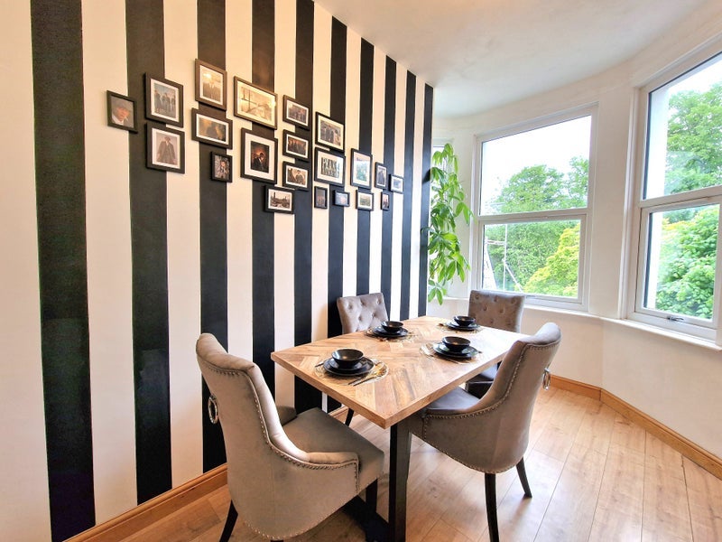 Room Clarendon Road in Birmingham