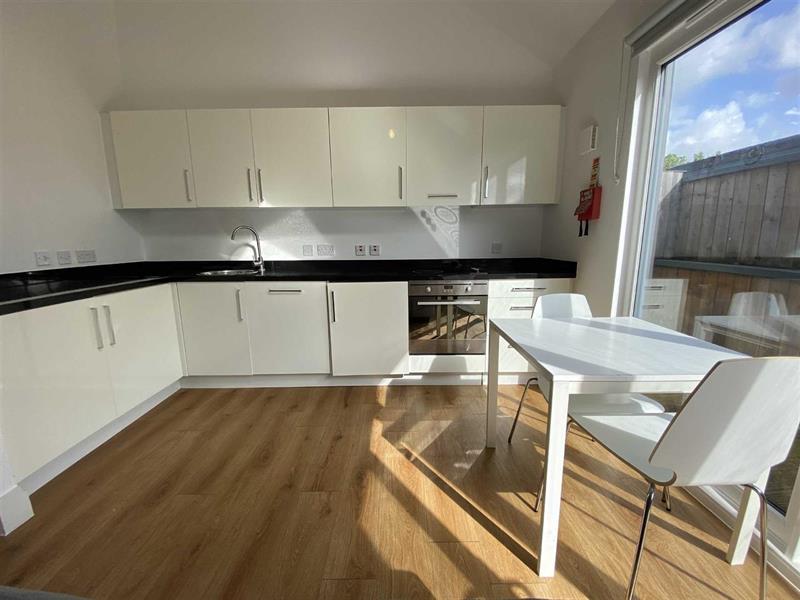 Flat Bexley Square in Salford