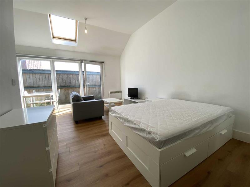 Flat Bexley Square in Salford