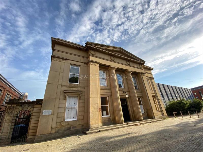 Flat Bexley Square in Salford