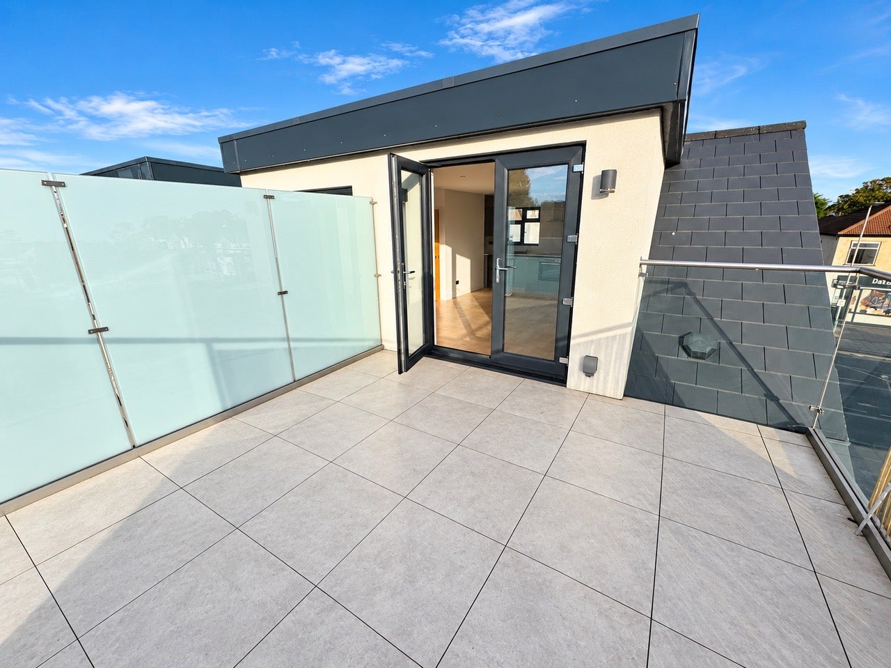 Flat Suttons Gardens in Greater London