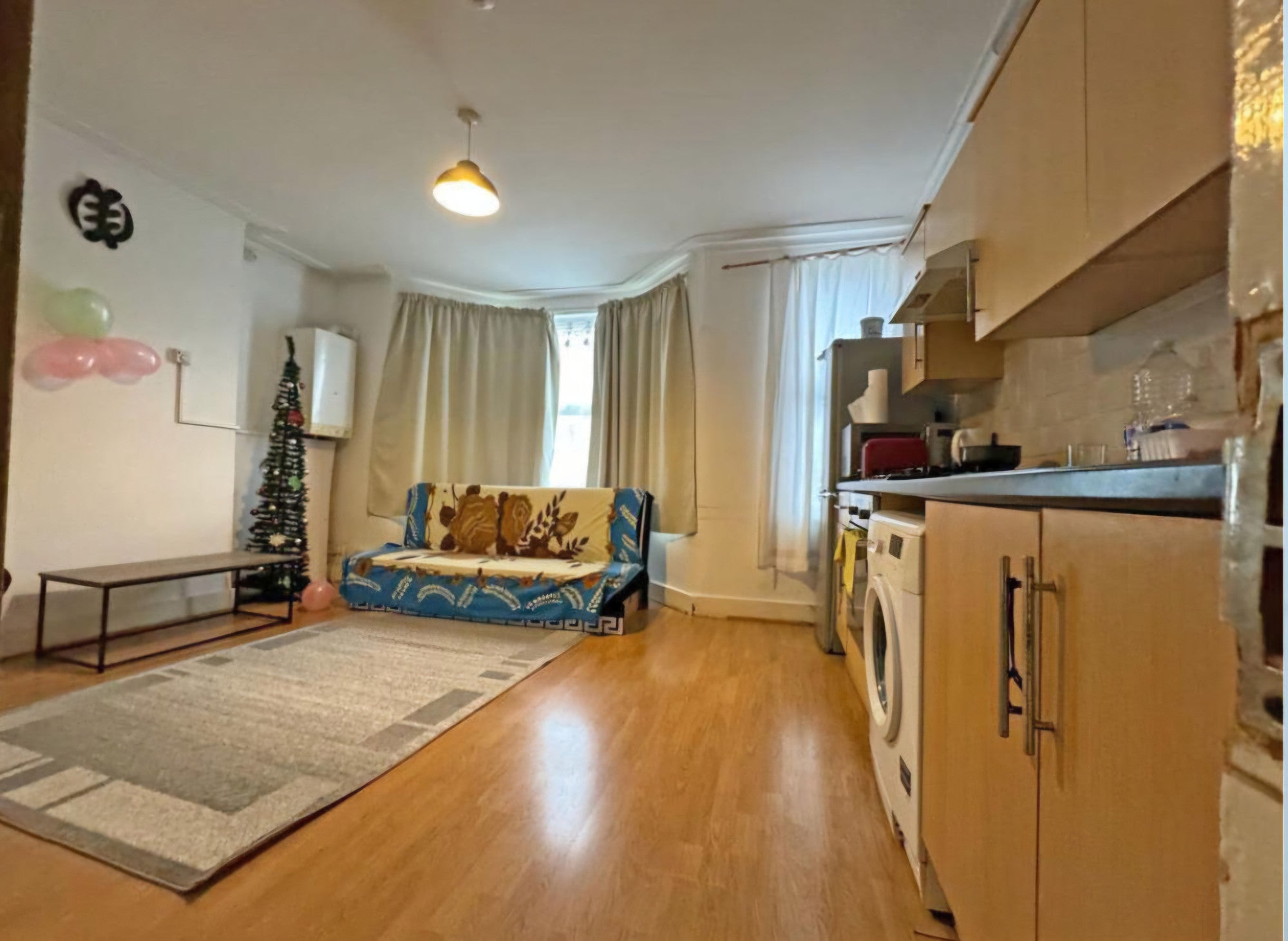 Flat Wallington Road in Greater London