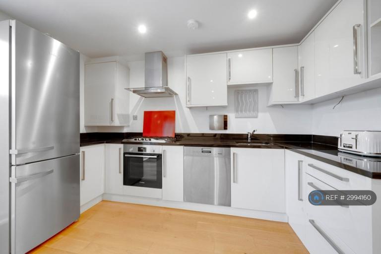 Flat Taymount Rise in Greater London