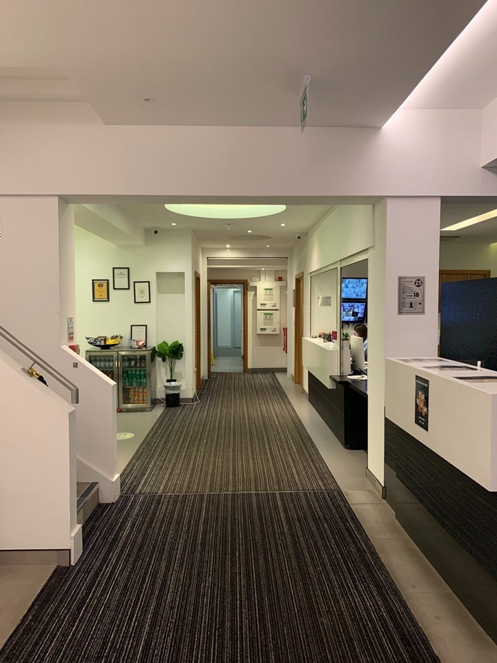Room Perimeter Road in Greater London