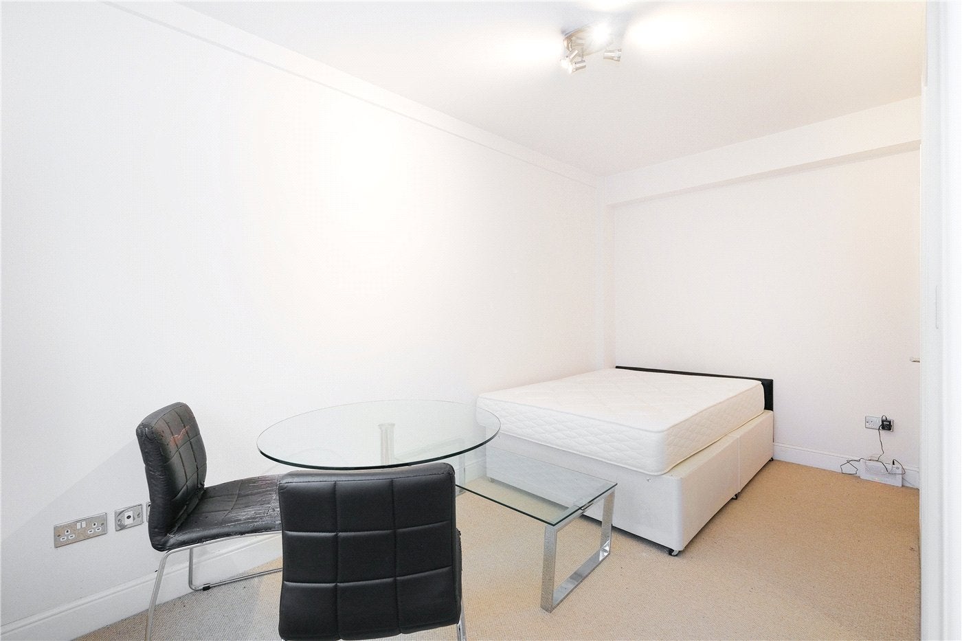 Flat Fetter Lane in City of London