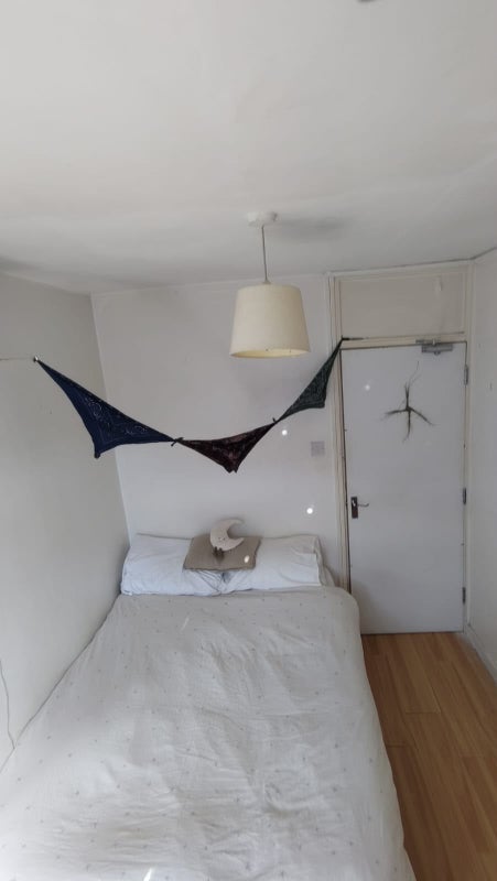 Room Barnsley Street in Greater London