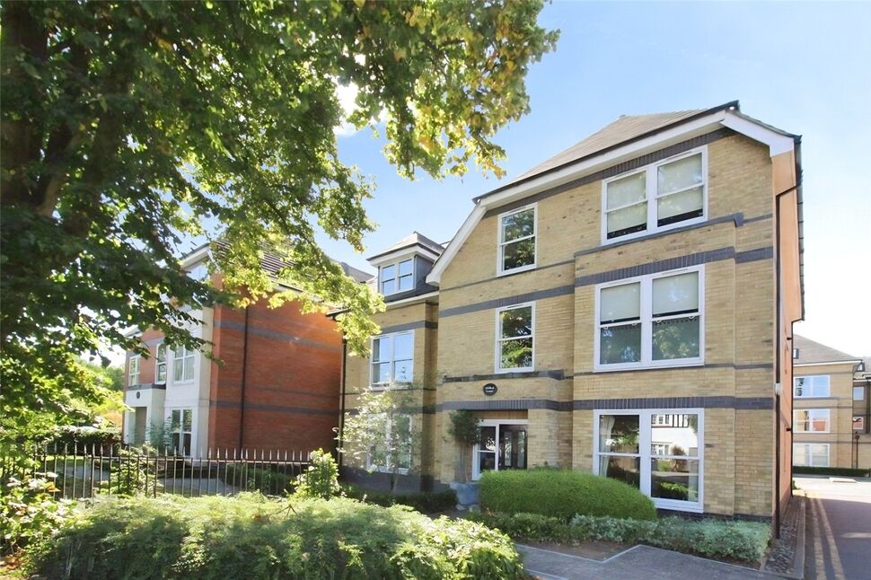 Flat Vicarage Road in Borough of Runnymede