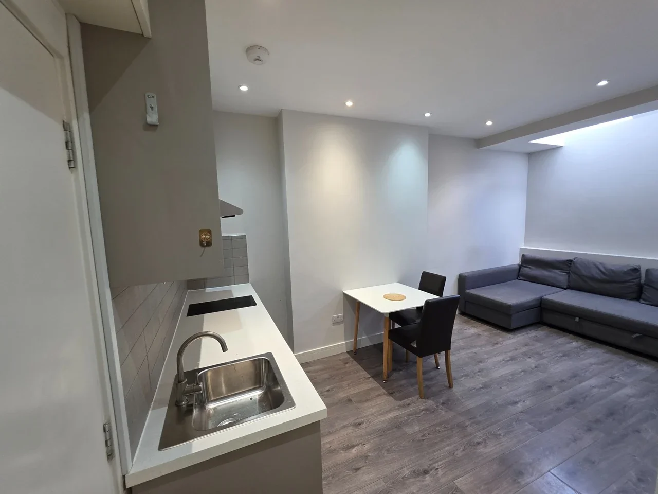 Flat Wycombe Gardens in Greater London