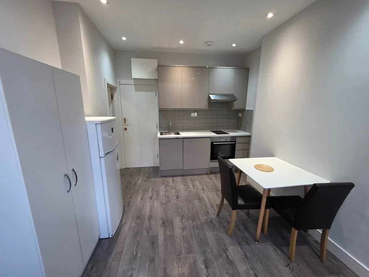 Flat Wycombe Gardens in Greater London