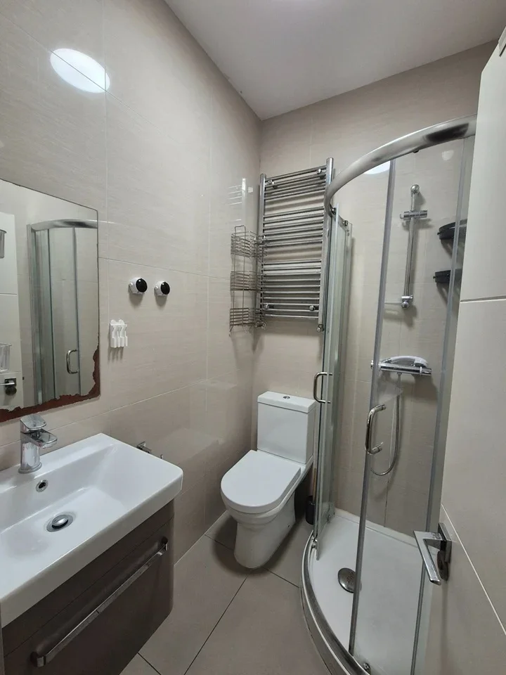 Flat Wycombe Gardens in Greater London