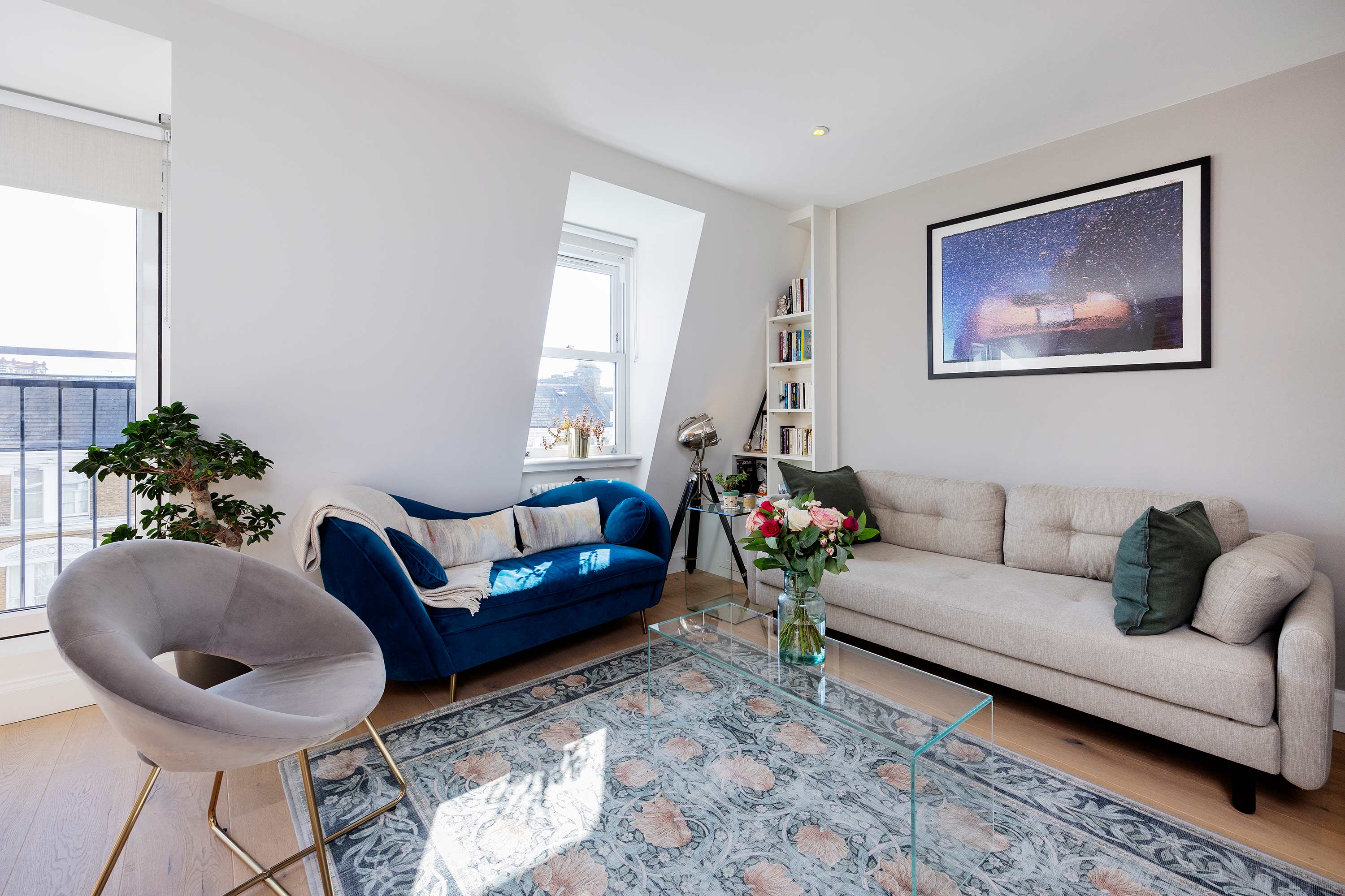 Flat Sinclair Road in Greater London