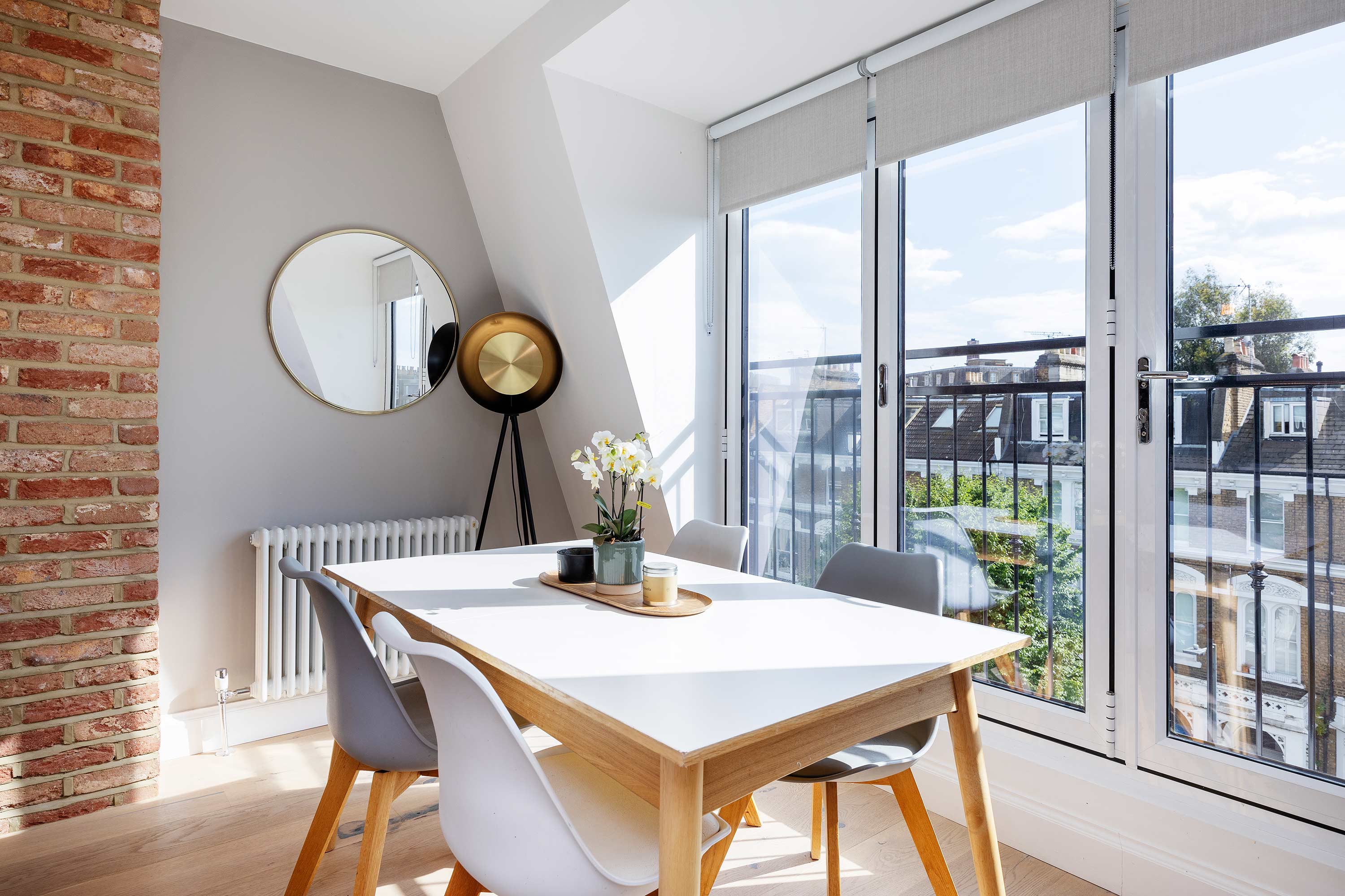 Flat Sinclair Road in Greater London