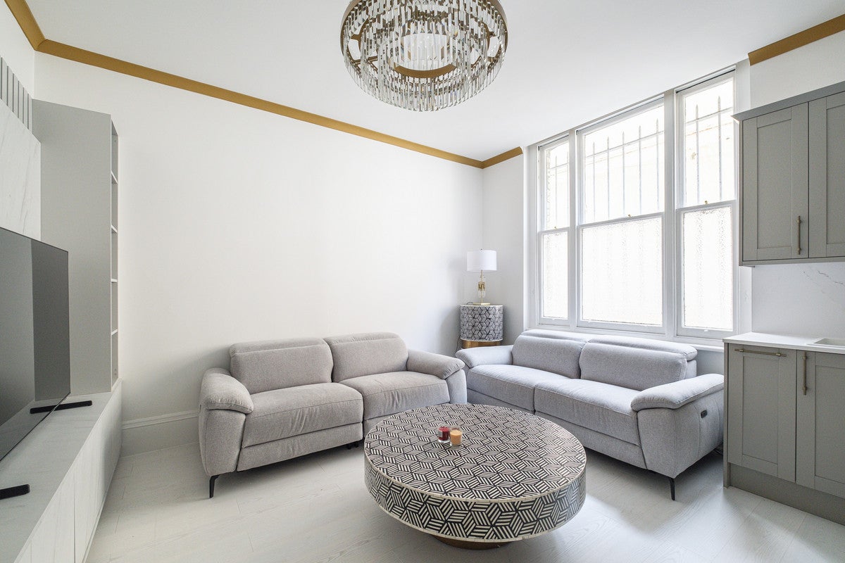 Flat Bickenhall Street in City of Westminster
