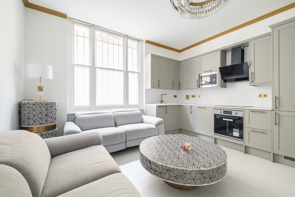 Flat Bickenhall Street in City of Westminster