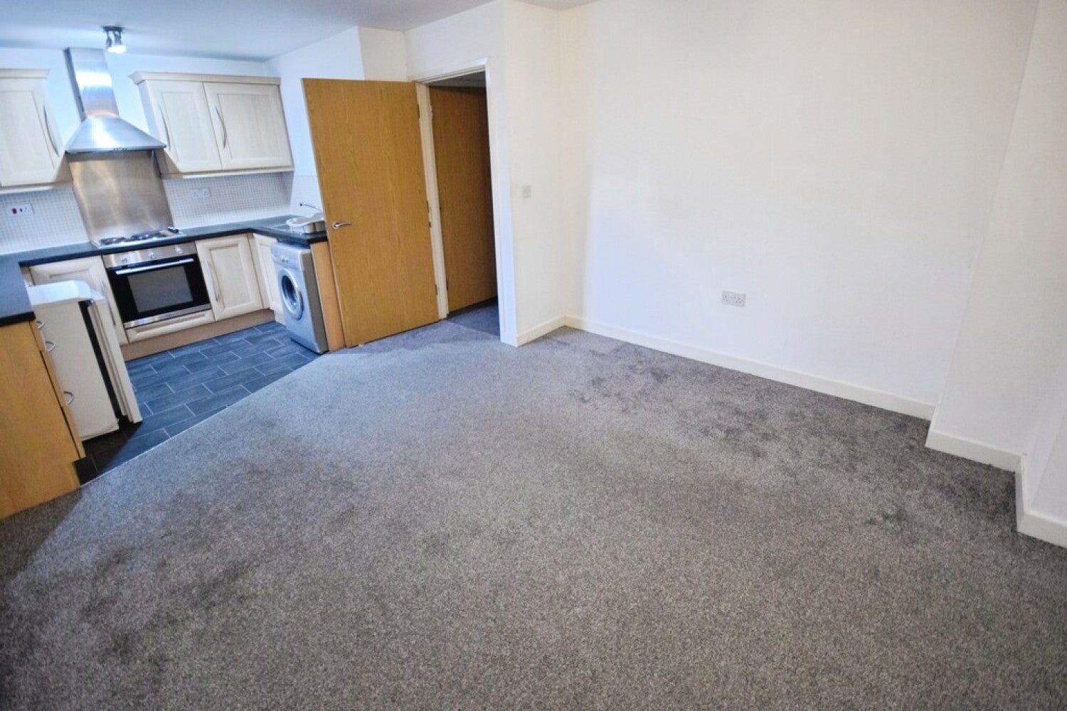 Flat Watermeadow Grove in Stoke-on-Trent