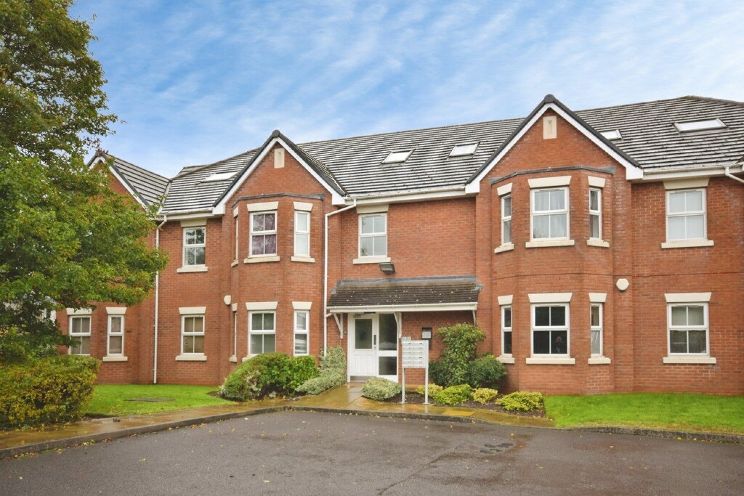 Flat Watermeadow Grove in Stoke-on-Trent