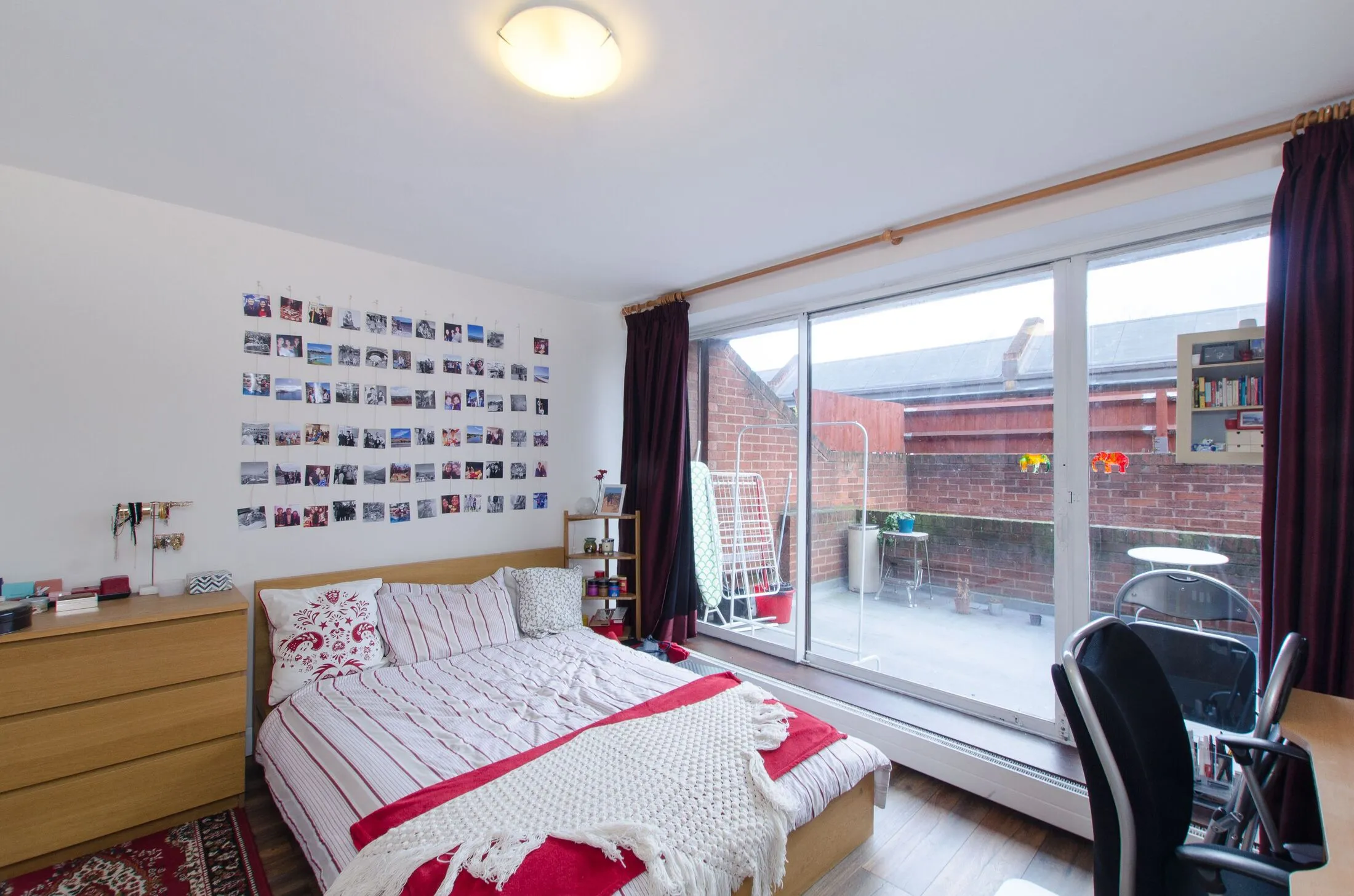 Flat Oakshott Court in Greater London